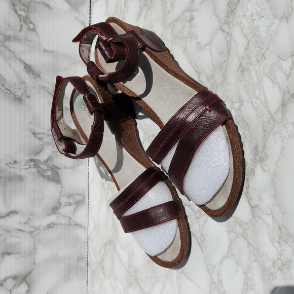 Merrell REVALLI AURA Deep Purple Strappy Wedge Leather Sandal (8) - Picture 5 of 14